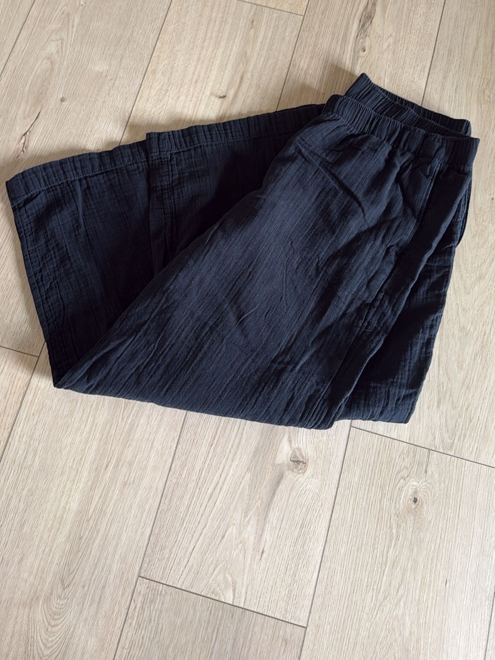 Old Navy black gauzy pants (XL)